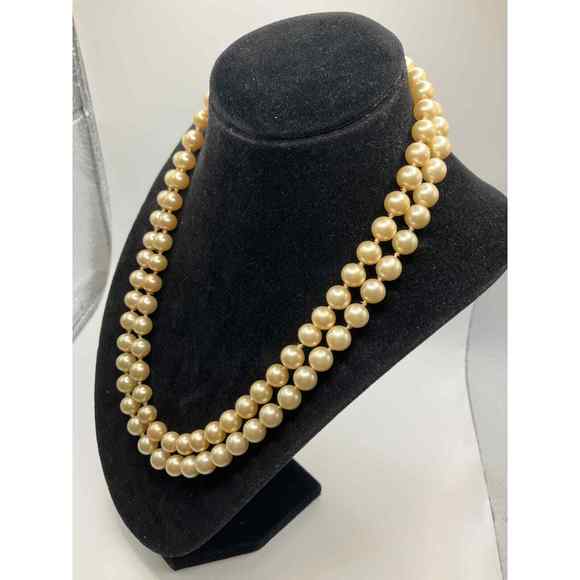 Double Strands of Faux Pearl Off White Necklace Vintage! - Picture 3 of 9